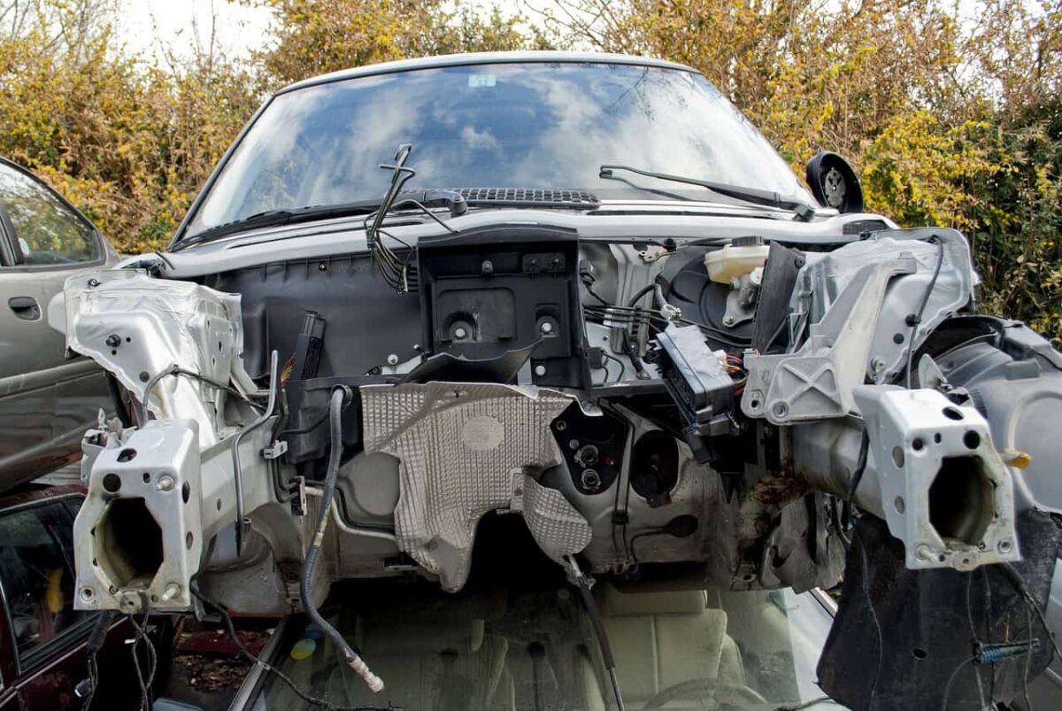 demolizione auto distrutta